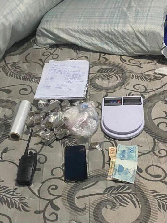 Operação policial contra o tráfico de drogas em Palhoça