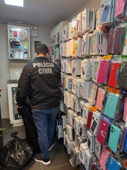 Produtos falsificados apreendidos pela Polícia Civil de Santa Catarina