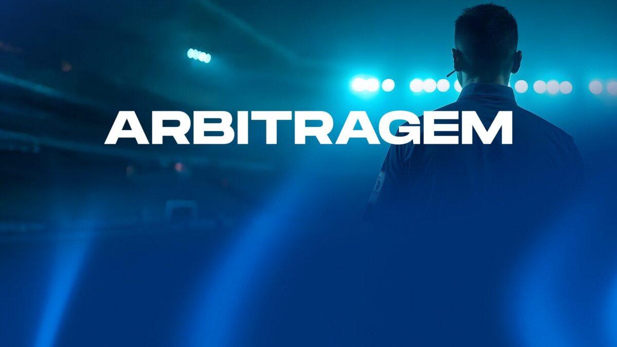 Árbitro em campo
