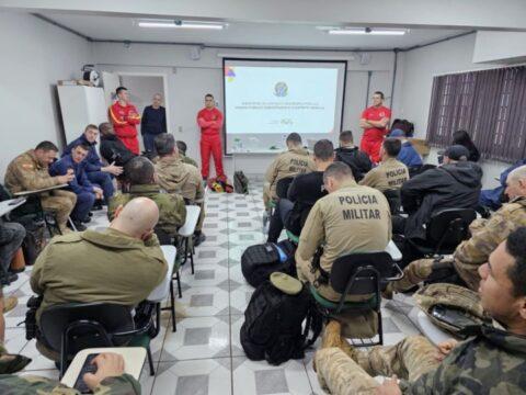 Imagem ilustrativa de treinamento de natação utilitária