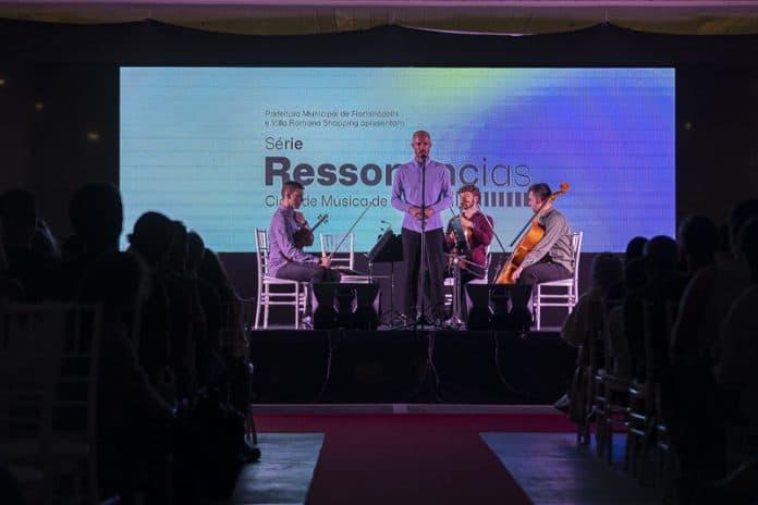 Concerto de música de câmara destacando obras de Piazzolla