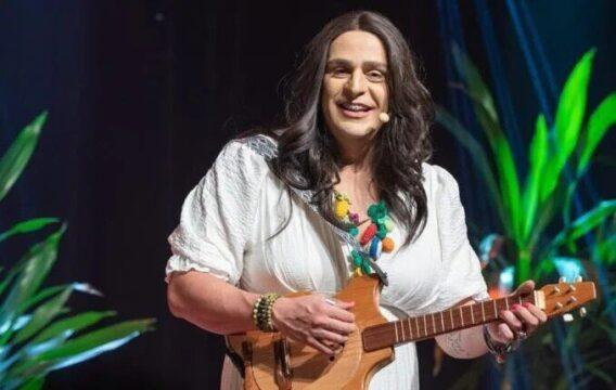 Imagem Índio Behn apresentando espetáculo Dra. Rosângela em São José