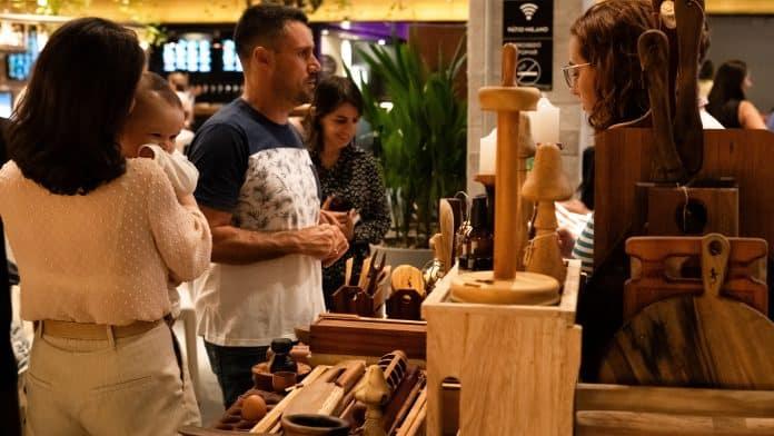 Imagem da Feira de Artesanato Regional no Pátio Milano