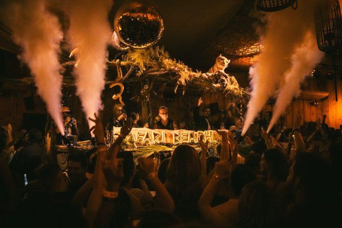 Festa com DJs em Jurerê