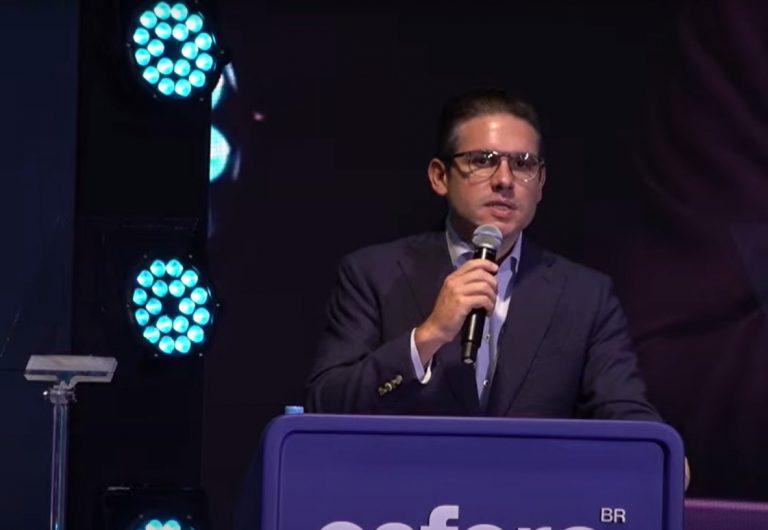 Hugo Motta durante evento sobre reforma administrativa