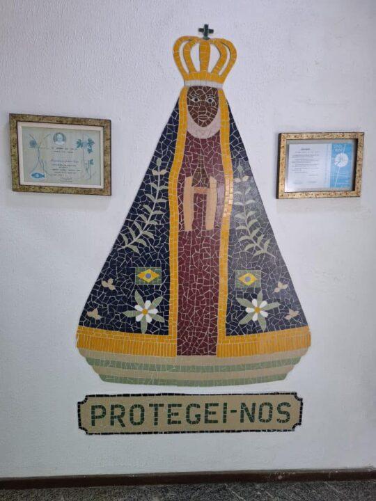 Obras restauradas da artista Nicole Ulian de Freitas na Capela Nossa Senhora Aparecida