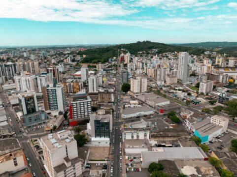 Edificações antigas sendo modernizadas
