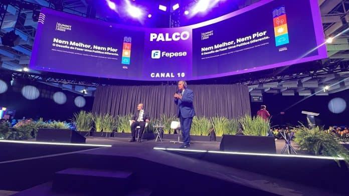 Mário Motta durante sua palestra no Summit Cidades