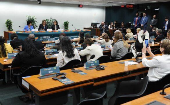 Mulheres Parlamentares do BRICS e a Inteligência Artificial