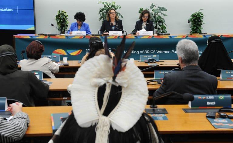 Mulheres parlamentares e executivas debatem crédito feminino no BRICS