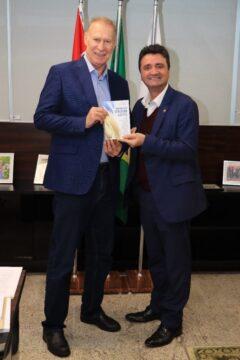 Instituto dos Advogados de Santa Catarina e Tribunal de Contas de Santa Catarina - Parceria e Lançamento de Livro