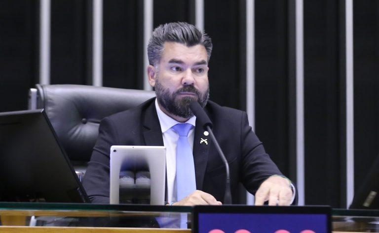 Armas para PMs e bombeiros