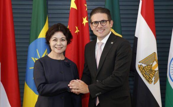 Presidente da Câmara Hugo Motta com parlamentares da China e dos Emirados Árabes