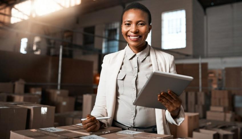 Mulheres empreendedoras apresentando projeto em uma startup