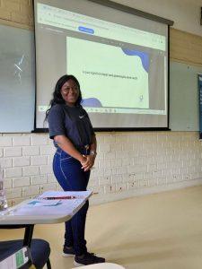 Estudantes participando de atividade do projeto UFSC Sem Fronteiras