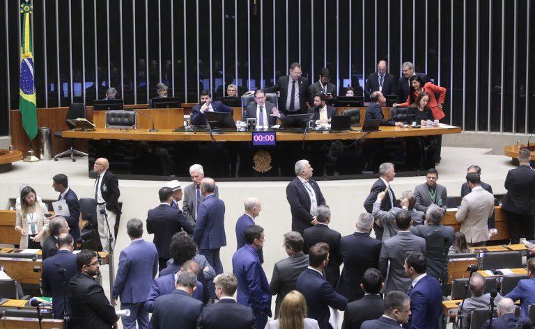 Imagem do Plenário da Câmara durante votação de projetos de lei