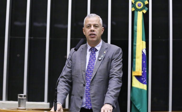 Ilustração de dados bancários protegidos por cadeado