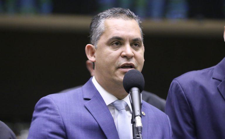 Infração grave atirar objetos em vias públicas
