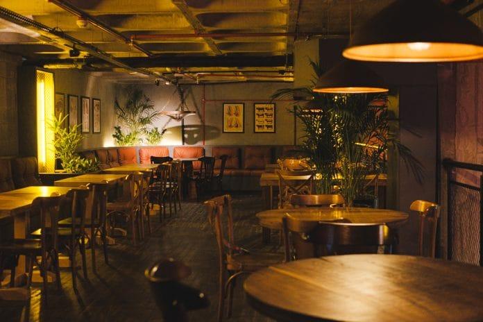 Ambiente romântico em restaurante