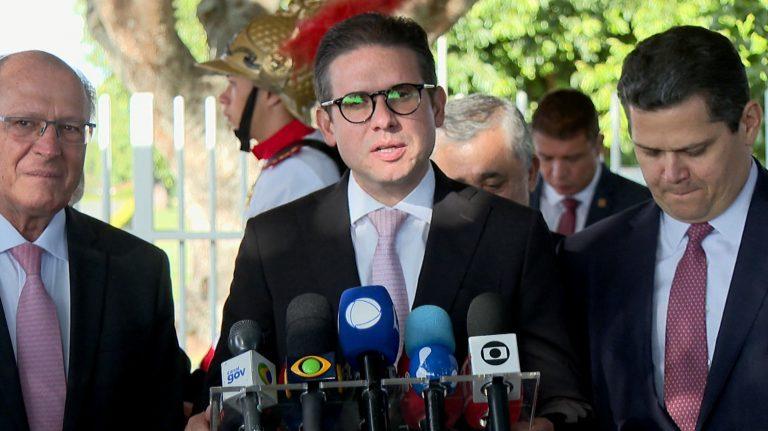 Líderes políticos discutem medidas econômicas para estabilidade fiscal do país