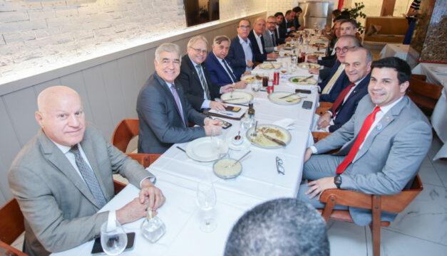Imagem ilustrativa da reunião entre Sebrae, parlamentares e MEI