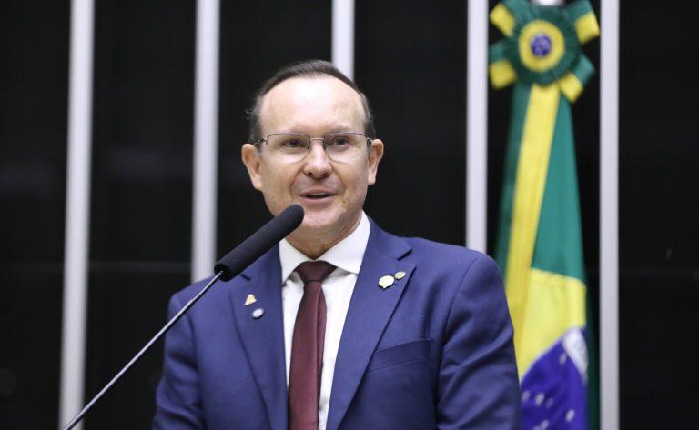 Imagem representativa da síndrome da pessoa rígida e sua equiparação a deficiência