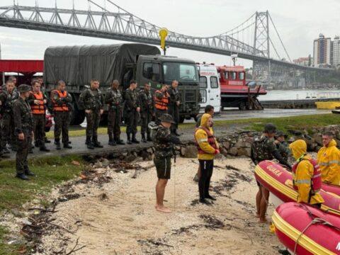 Treinamento militar na Baía Norte