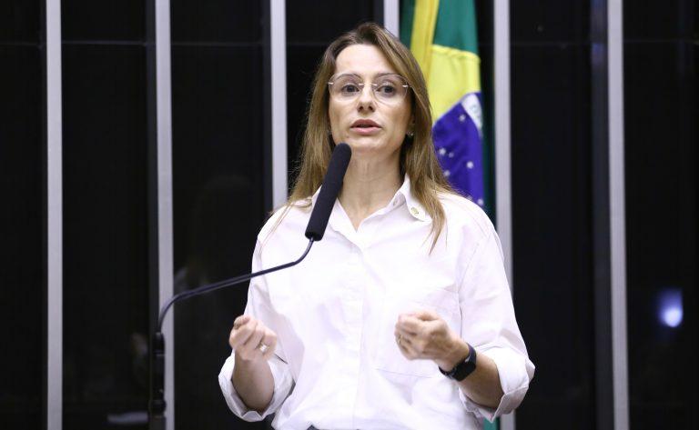Imagem ilustrativa de pais ou mães atípicos na Previdência