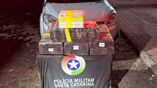 Apreensão de drogas em veículo Ford Fiesta