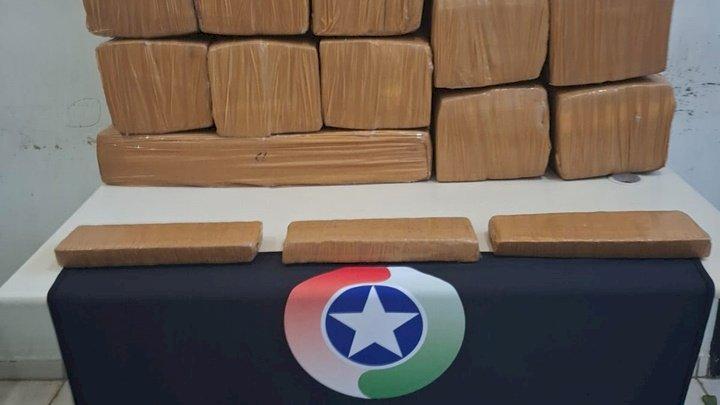 Mulher presa com 210 kg de maconha em operação policial