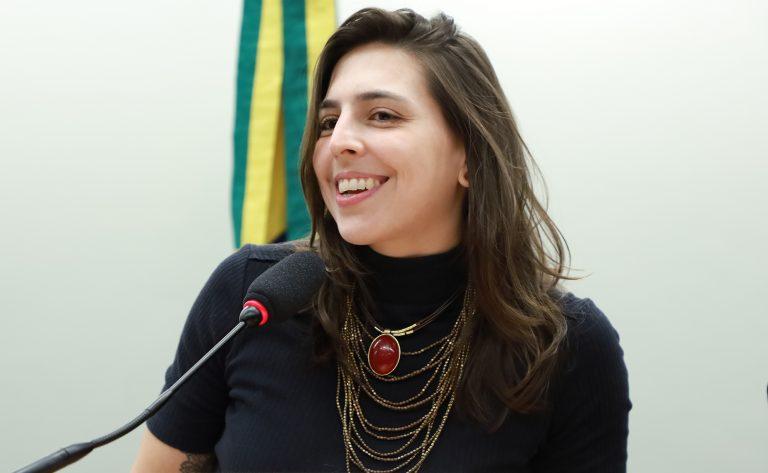 Áreas exclusivas para veículos escolares próximas às escolas