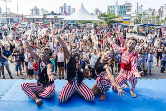 Artistas participantes do PAC em São José