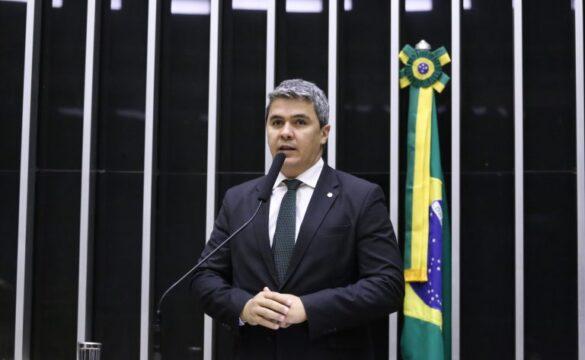 Cirurgia reconstrutiva para fendas orais no SUS