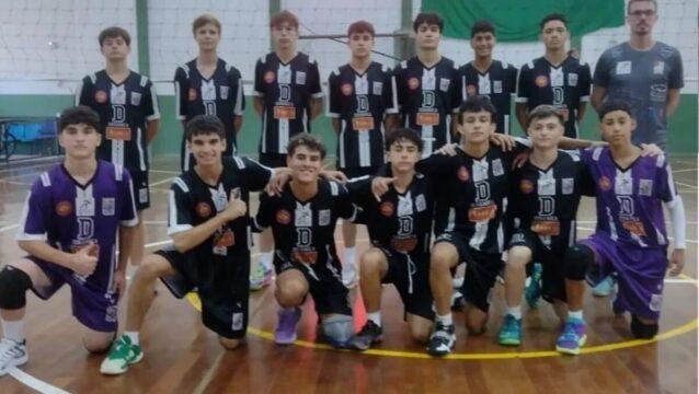 Atletas representando São José nas competições de vôlei, judô e taekwondo
