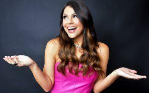 Humorista Bruna Louise se apresentando na UFSC