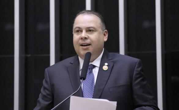 Câmeras de segurança instaladas em veículo de aplicativo