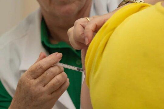 Vacinação contra a dengue em São José