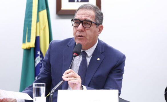 Motorista de aplicativo trabalhando