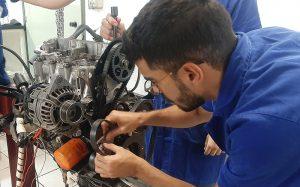 Foto do Curso de Manutenção em Motores Veiculares e Estacionários na UFSC