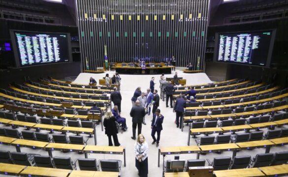 Plenário da Câmara dos Deputados durante análise do Projeto de Lei 769/24 do STF