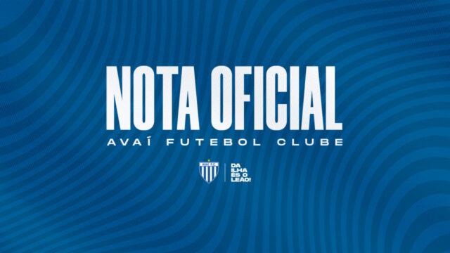 Jogador Mendes se despedindo do Avaí F.C.