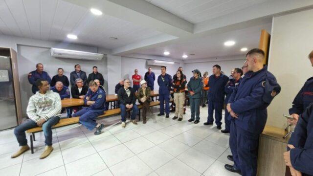 Confraternização entre membros do CBMSC, SAMU e Defesa Civil