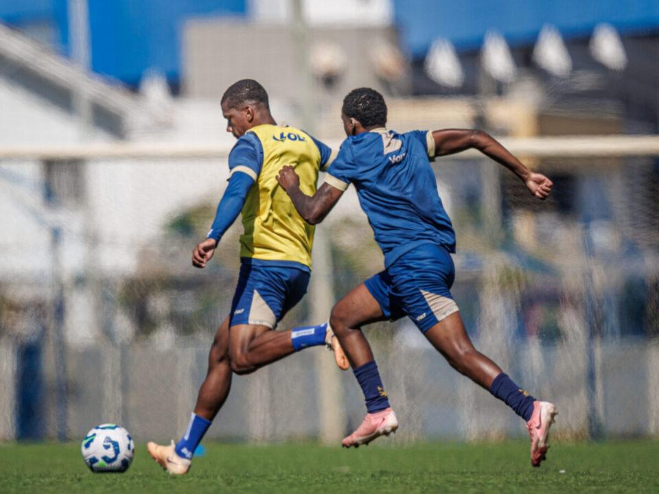 Jogadores do Avaí Sub-20 se preparando para a 18ª rodada