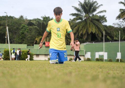 Fernando Lima, meia-atacante do Avaí, campeão da Copa 2 de Julho Sub-15 com a Seleção Brasileira