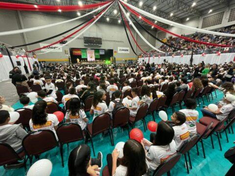 Estudantes formandos do Programa Proerd em São José