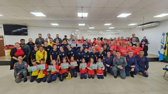 Cerimônia de formatura dos programas sociais do CBMSC em Barra Velha
