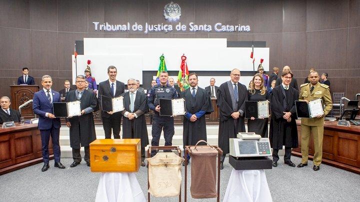 Cerimônia de premiação da Polícia Militar pela Justiça Eleitoral de Santa Catarina