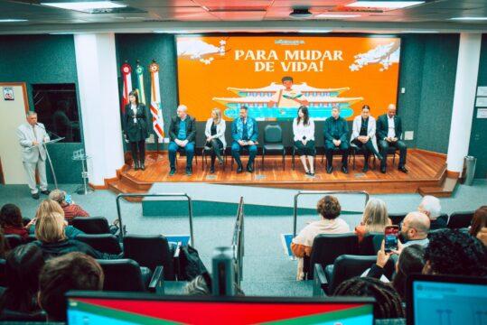 Estudantes participando do programa de intercâmbio educacional na China