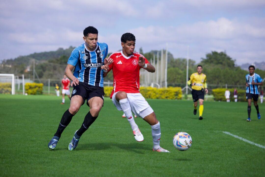 Jogadores comemorando o título do Internacional Sub-20