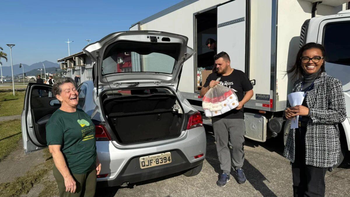 Imagem representativa dos kits lanches mensais distribuídos para idosos em São José